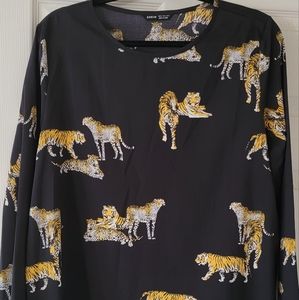 Lightweight long-sleeved